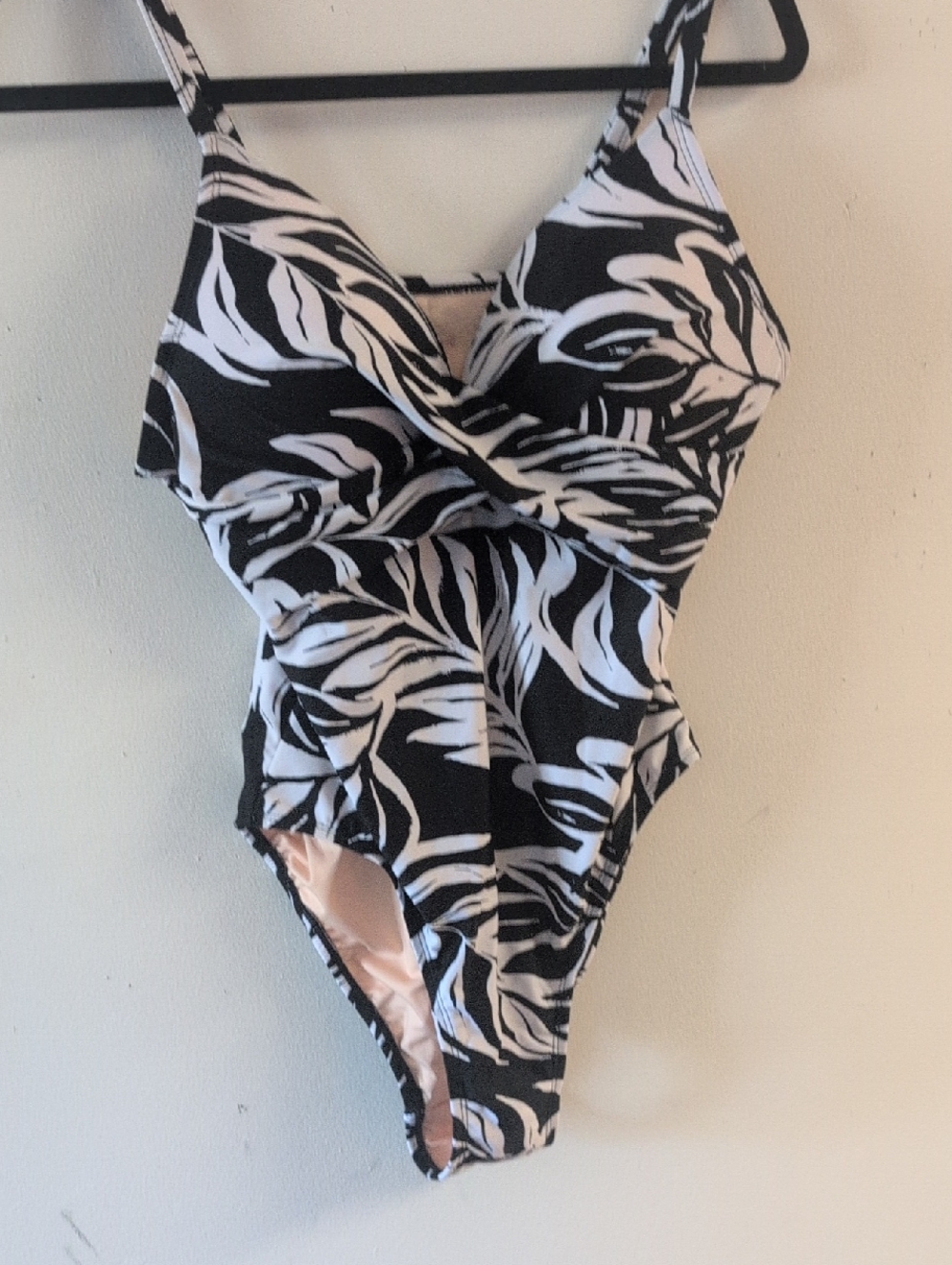 Island  Pearls Black & White Palm  Print One-Piece Swimsuit